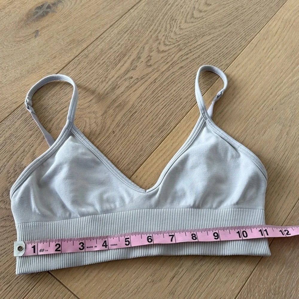 Lululemon Gray Awakening Bra Taryn Toomey Size 2 - Picture 7 of 8